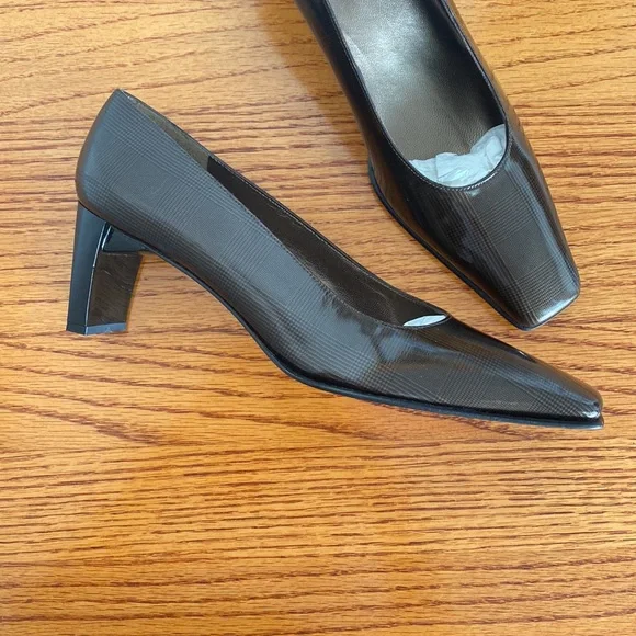 Stuart Weitzman Patent Leather Low Block Brown Heels Shoes 9.5 - Picture 3 of 11